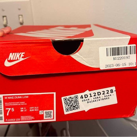 Nike Needlework Dunks Size 7.5 - Picture 4 of 4